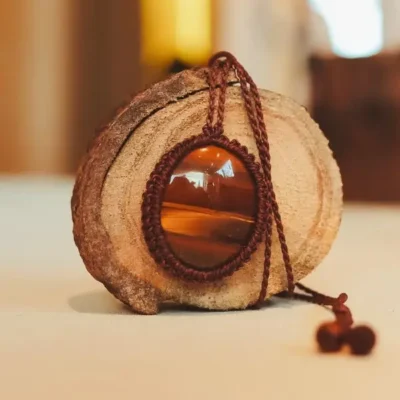 Colar de Macramê com Olho de Tigre