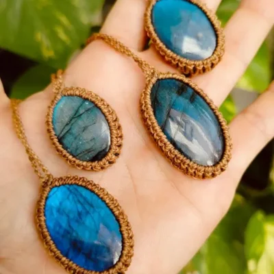 Colar de Macramê com Labradorita Azul