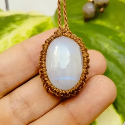 Alternative view of Colar Pedra da Lua