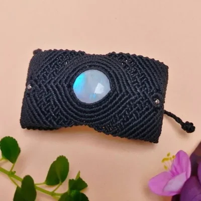 Alternative view of Bracelete de Macramê com Pedra da Lua