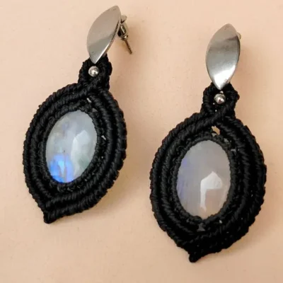 Brincos de Macramê com Pedra da Lua