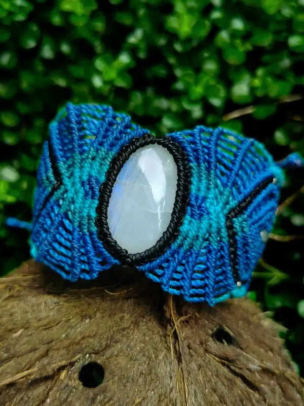 Bracelete de Macramê Azul com Pedra da Lua