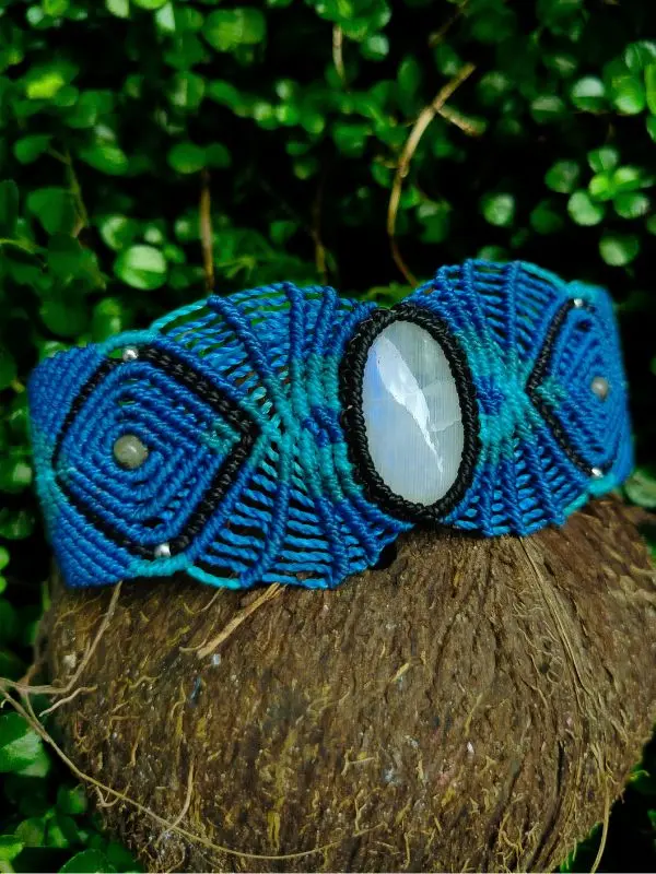 Bracelete de Macramê Azul com Pedra da Lua - Imagem 2