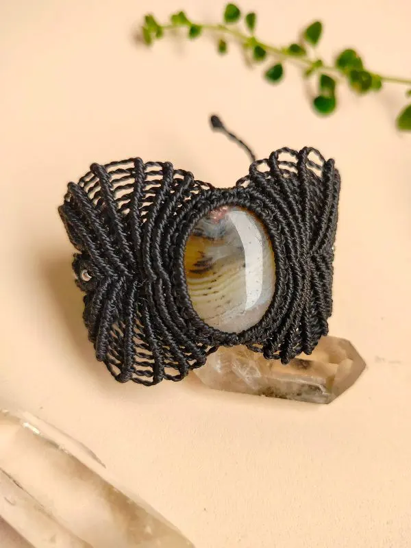 Bracelete de Macramê Preto com Ágata - Imagem 2