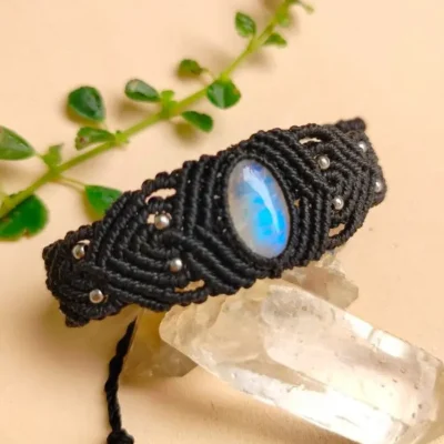 Pulseira de Macramê com Pedra da Lua