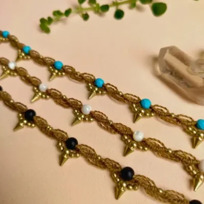 Tornozeleira feita em Macramê com Pedras Naturais